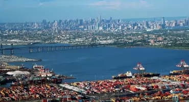USA stawiają na stocznie i politykę oceaniczną