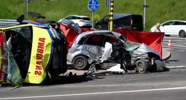 Śmiertelny wypadek w Przemyślu. Karetka zderzyła się z osobówką 