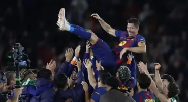 Robert Lewandowski zostanie w Europie? I to na Old Trafford?