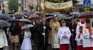Burze w Boże Ciało. IMGW wydał alerty