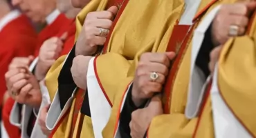 Przełom w polskim Kościele? Episkopat chce zmienić parafie i katechezę