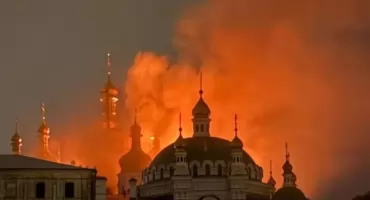 Zmasowany atak rosyjski na Kijów, Ławra Peczerska w płomieniach