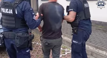 Atak młotkiem na policjanta. 21-latek zatrzymany po awanturze