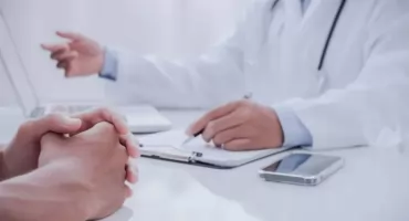 Bardzo wysokie zarobki lekarzy. Opinia publiczna zbulwersowana