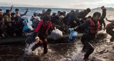 Bardella uderza w Frontex. „Stał się hostessą dla migrantów”