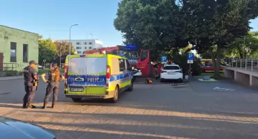 Niebezpieczna przesyłka w komendzie. Policjant został ranny