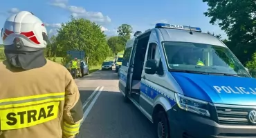 Groźny wypadek wojskowej ciężarówki. Dwóch żołnierzy rannych