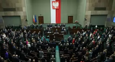 Nowy sondaż zmienia układ sił. Jeden wynik może zaskoczyć nawet ekspertów