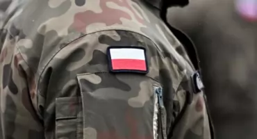 Pijany żołnierz demolował radiowozy
