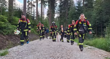 Strażacy z 20-kilogramowym umundurowaniem zdobyli Śnieżnik. Cel był szczytny
