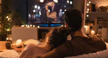 Dlaczego wciąż wierzymy w miłość z komedii romantycznych?