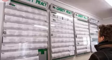 Mniej bezrobotnych, więcej ofert pracy. Jest jednak region, gdzie problem wciąż jest ogromny