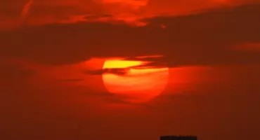 Po krótkim ochłodzeniu wróci afrykańskie powietrze. Możliwe rekordowe temperatury