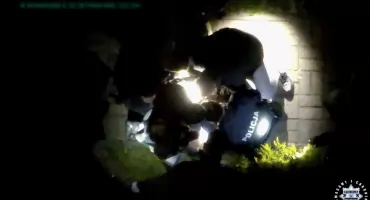 Ciało 29-latki znalezione na nieużytkach. Nad ranem policjanci zatrzymali 19-latka