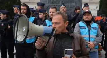 Jedno zdjęcie wystarczyło. Historyk odpowiada policji po miesięcznicy smoleńskiej