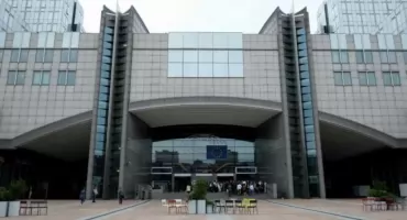 Dramat w centrum Brukseli. Ogień uwięził ludzi w remontowanym wieżowcu