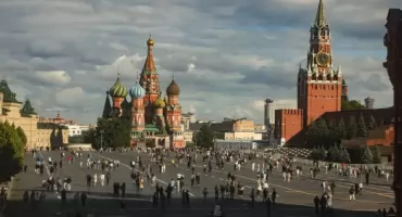 Moskwa pod ostrzałem dronów. Władze mówią o największej fali ataków