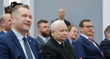 Morawiecki czy Czarnek? W PiS trwa walka o fotel premiera