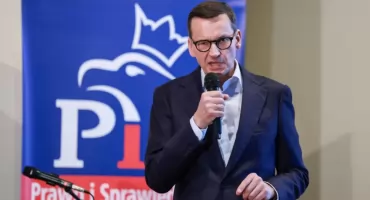 Morawiecki przerywa milczenie. „Tutaj jest moje miejsce”